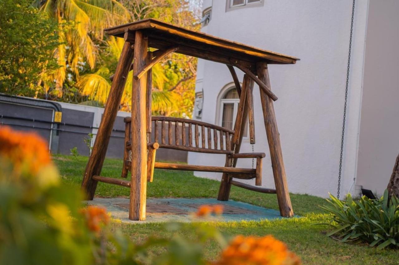 Gold Beach Resort Flic en Flac Екстер'єр фото